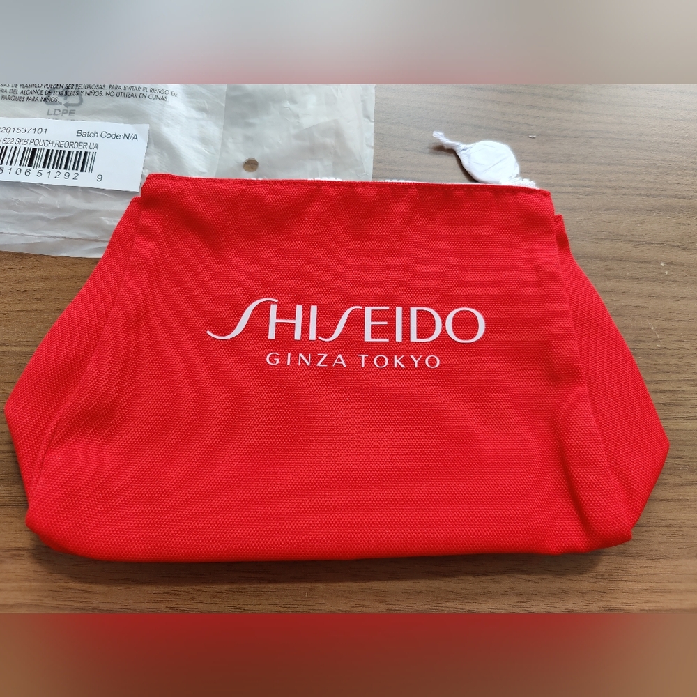 Shiseido Ginza Tokyo Red cute canvas zip make-up bag NWT 8 x 6 inches